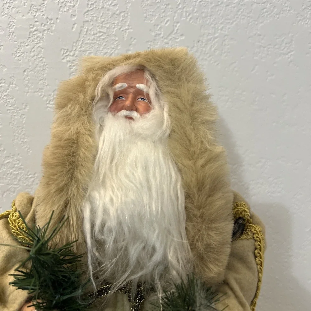 Vintage Old World Santa Beige Holding Garland Centerpiece Figure Tree Topper 18